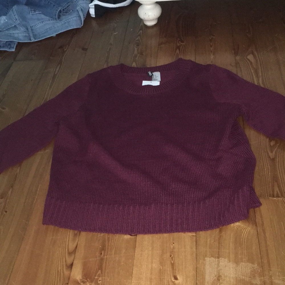 Maroon sweater
